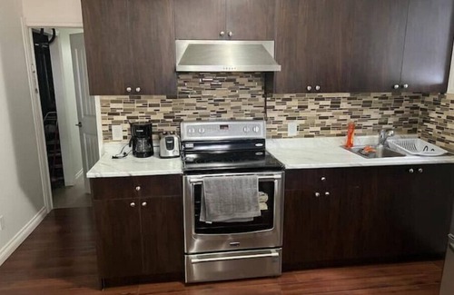 Calgary Apartment | Cozy 2 BR Suite with Breakfast, Just 10 Mins from Airport