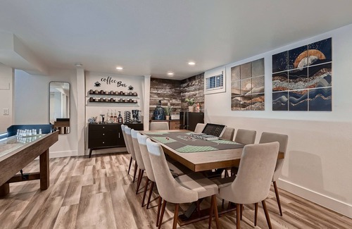 Lamar Heights Area House | Kid-Friendly Getaway: Clean, Cozy & Chic Stay Awaits!