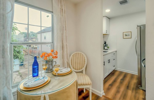 Greater East End House | Cozy Guest Apartment with Kitchen Near U of H