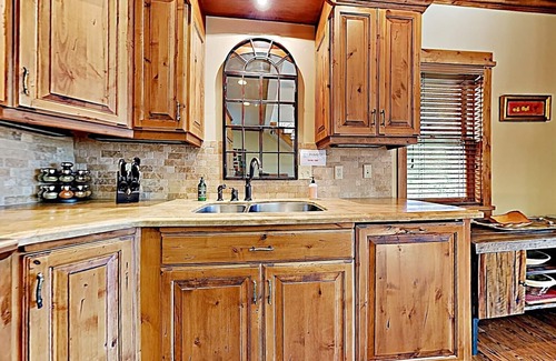 Downtown Park City House | Delightful Private Retreat with Views & Hot Tub Steps to Ski