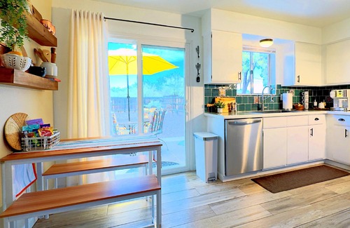 Catalina House | Guest Rated 10/10: Cozy Single-Story with Mountain Views