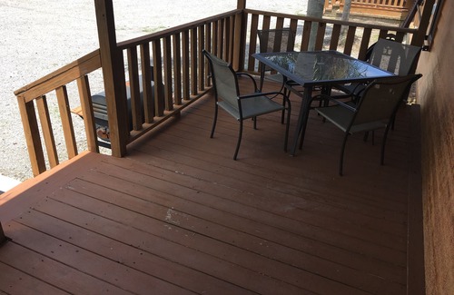 Boothville Cabin | Modern Fully Furnished Lodging - Mallard with Family Amenities