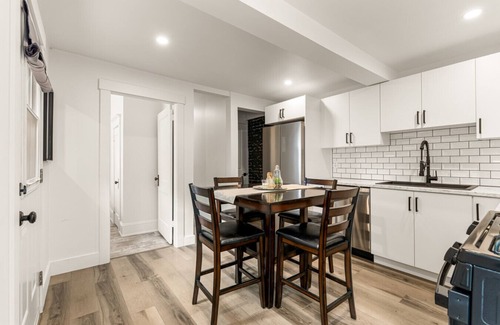 Moncton Apartment | Clean & Modern 1BR | 4 Guests | Parking & Wi-Fi
