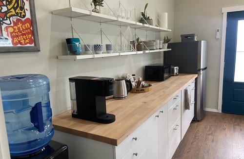 Hyde Park House | Modern Guesthouse in Central Austin - Rated 10/10