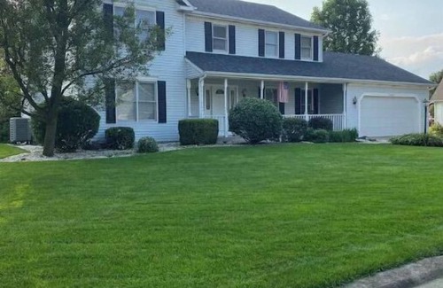 Granger House | Immaculate 4-Bedroom Retreat with Spa & Hot Tub in Granger