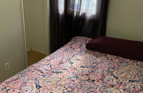 Saint Marys Allen County House | Cozy Private Bedroom in Quiet Area Near Downtown