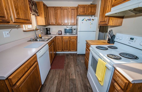 Kodiak House | Tranquil Retreat with Ocean Views and Family-Friendly Amenities