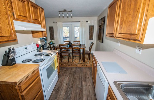 Kodiak House | Tranquil Retreat with Ocean Views and Family-Friendly Amenities
