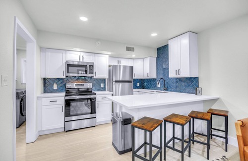 Brazoria Apartment | Clean Remodeled 2-bedroom corporate apt in Brazoria with AC, Wi-Fi, Washer/dryer