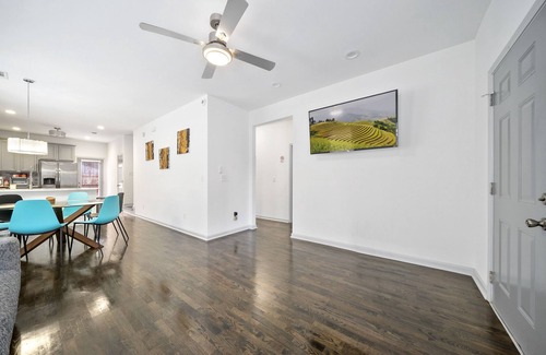 Washington Park House | Freshly Renovated Hotel with Pool and Breakfast Awaiting You