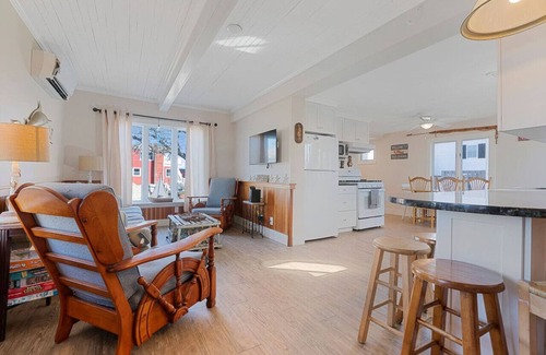 Camp Ellis House | Renovated Camp Ellis Classic with Oceanfront Views
