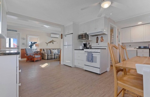 Camp Ellis House | Renovated Camp Ellis Classic with Oceanfront Views