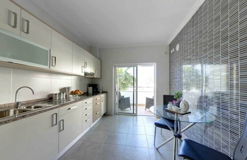Funchal Apartment | Immaculate Apartment with Pool, Terrace & Ocean View