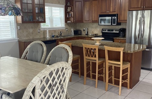 South End Condo | Spacious 4BR Beach Block Condo with Ocean View in OCNJ