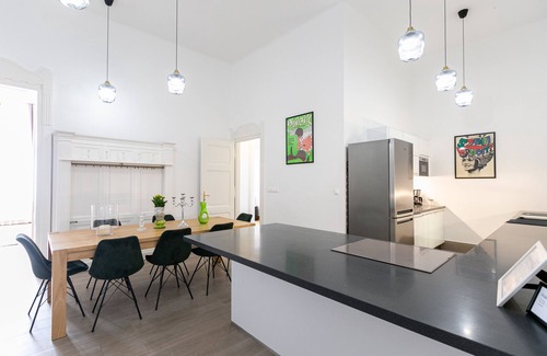 Belso-Ferencvaros Apartment | Immaculate Apartment with Balcony Overlooking Church Square