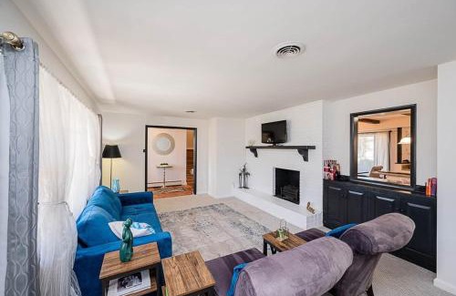 Reisterstown House | Modern Farmhouse Retreat: Pet & Child Friendly Amenities