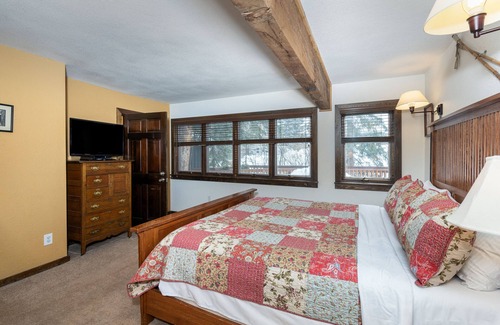 Telluride Hotel | Prime Riverside Suite - Rated 9.4 with Family-Friendly Amenities