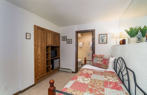 Telluride Hotel | Prime Riverside Suite - Rated 9.4 with Family-Friendly Amenities
