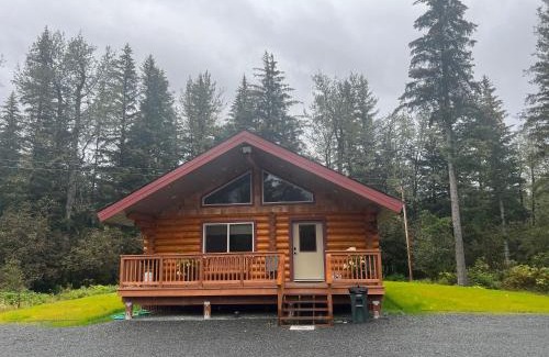 Seward House | Idyllic Stay at Clear Creek Cabin - Rated 9.6/10!