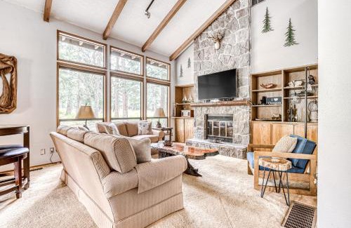 Rhododendron House | Ideal Getaway at Clear Creek Retreat with Hot Tub Access