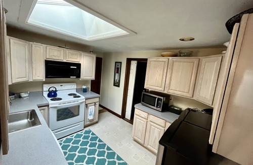 Plymouth Apartment | Pet-Friendly Clear Pond Penthouse by the Beach in Plymouth