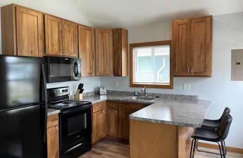 Bemidji Cabin | Idyllic Clear Vue Resort Cabin with Oceanfront Views