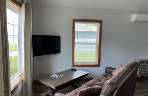 Bemidji Cabin | Idyllic Clear Vue Resort Cabin with Oceanfront Views