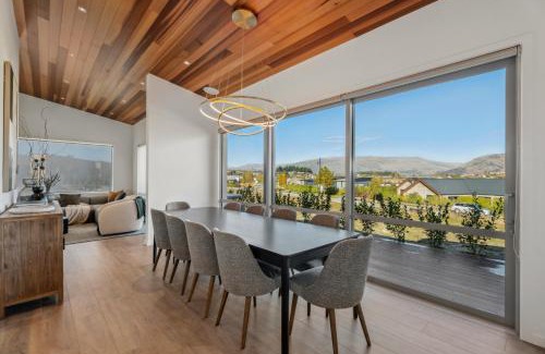 Wanaka House | Family-Friendly Clearview Vista - Wanaka Holiday Home Awaits