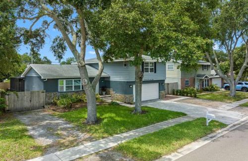 Largo House | Gorgeous Clearwater Pool Home Steps from the Beach
