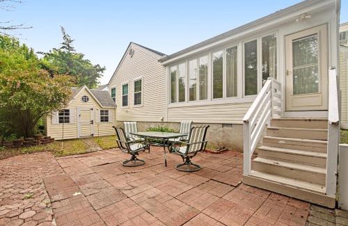 Clearwater House | Pet-Friendly Retreat at Clearwater - Family Enjoyment Awaits