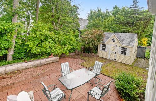 Clearwater House | Pet-Friendly Retreat at Clearwater - Family Enjoyment Awaits