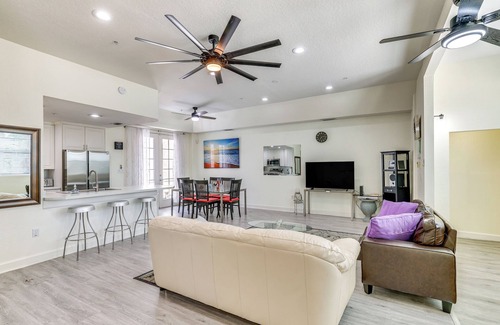 Clearwater Beach Apartment | Clearwater Beach Hideaway: Ideal for Family Getaways