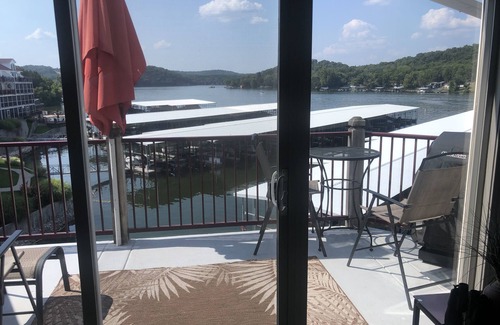 Camdenton Condo | Top-Floor Waterfront Condo with Pool & Golf Access