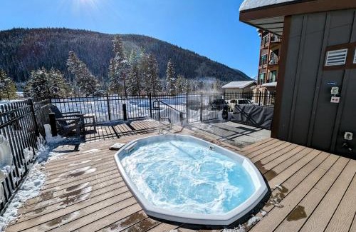 Lakeside Village House | Delightful Clearwater Lofts Bldg 2 - Rated 9.8 with Hot Tub