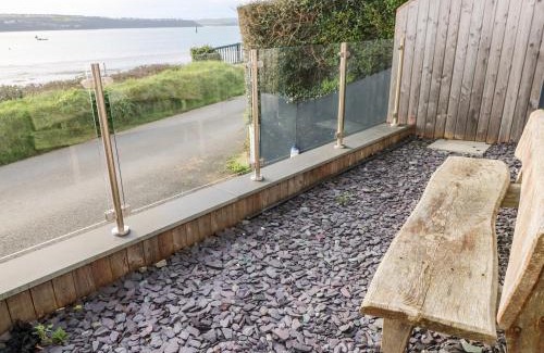 Neyland House | Discover Cleddau Sound: Family-Friendly 4-Star Retreat
