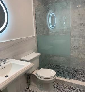 Ocean Beach Hotel | Oceanview Clegg's Hotel: Family-Friendly with Restaurant