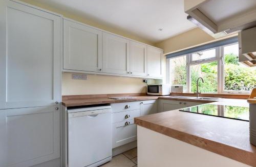 Lavenham House | Family-Friendly Retreat at Clematis Cottage Awaits You