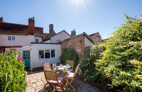 Lavenham House | Family-Friendly Retreat at Clematis Cottage Awaits You