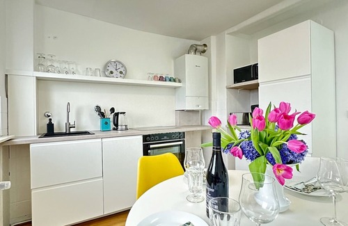 Kirchditmold Apartment | Top-Rated Cleo Apartments with Kitchen & Breakfast Options