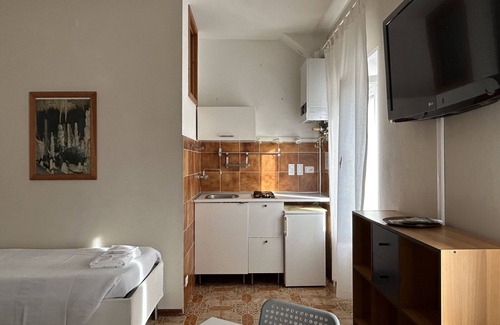 Falconara Marittima Bed & Breakfast | Budget-Friendly Stay at Cleo Orchidea with Spa & Breakfast