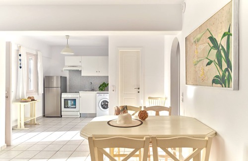 Piso Livadi Apartment | Oceanfront Retreat: Cleopatra Seaside Homes in Paros