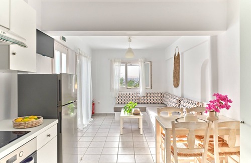 Piso Livadi Apartment | Oceanfront Retreat: Cleopatra Seaside Homes in Paros