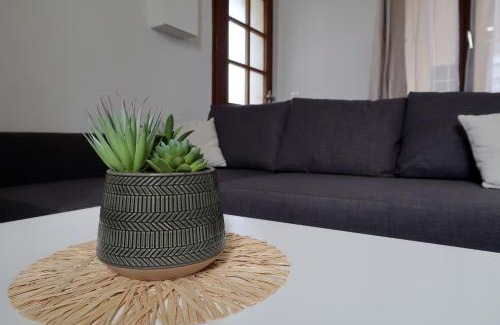 Clermont Apartment | Cozy Clermont Centre: Private Apartment for Families