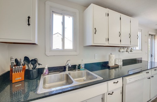 Cleveland Cottage | Pet-Friendly Cleveland Home with Fenced Yard, 10 Mi to City