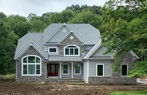 Orange House | Pet-Friendly Cleveland Home for Your Next Getaway