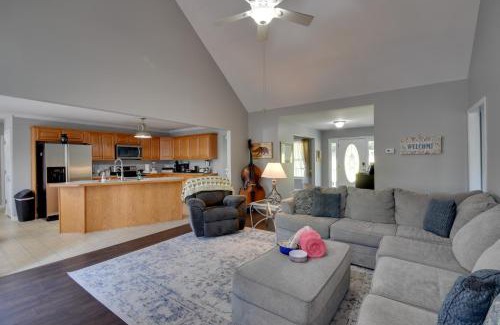 Helen House | Pet-Friendly Cleveland Retreat with Deck Near Winery