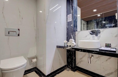 Sindhi Camp Hotel | Discover Click Collection Jaipur: Family-Friendly Comfort