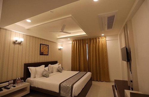 Sindhi Camp Hotel | Discover Click Collection Jaipur: Family-Friendly Comfort