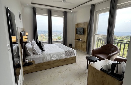 Sidhpur Hotel | Guest Rated 10/10: The Abode Dharamshala Awaits You