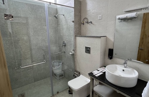 Sidhpur Hotel | Guest Rated 10/10: The Abode Dharamshala Awaits You